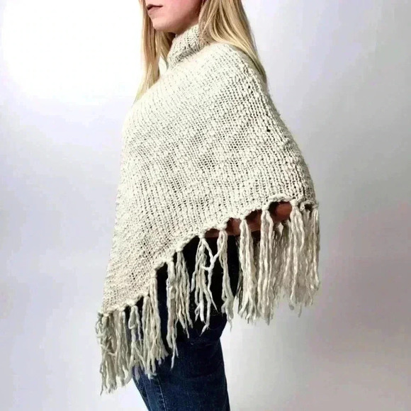 Cejon Cream Colored Fringe Tassel Poncho Shaw - Picture 3 of 8